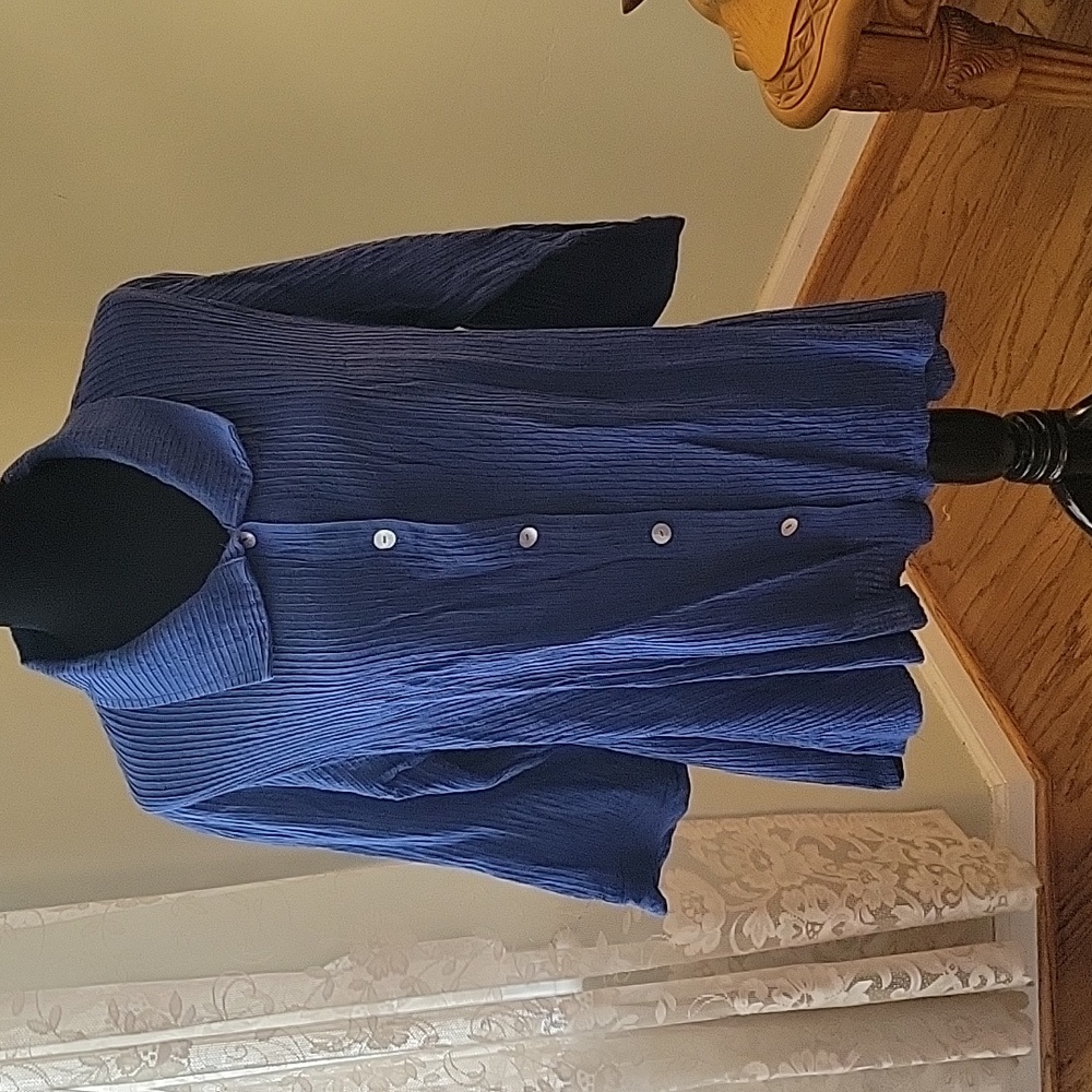 Passementrie 100% cotton solid blue blouse